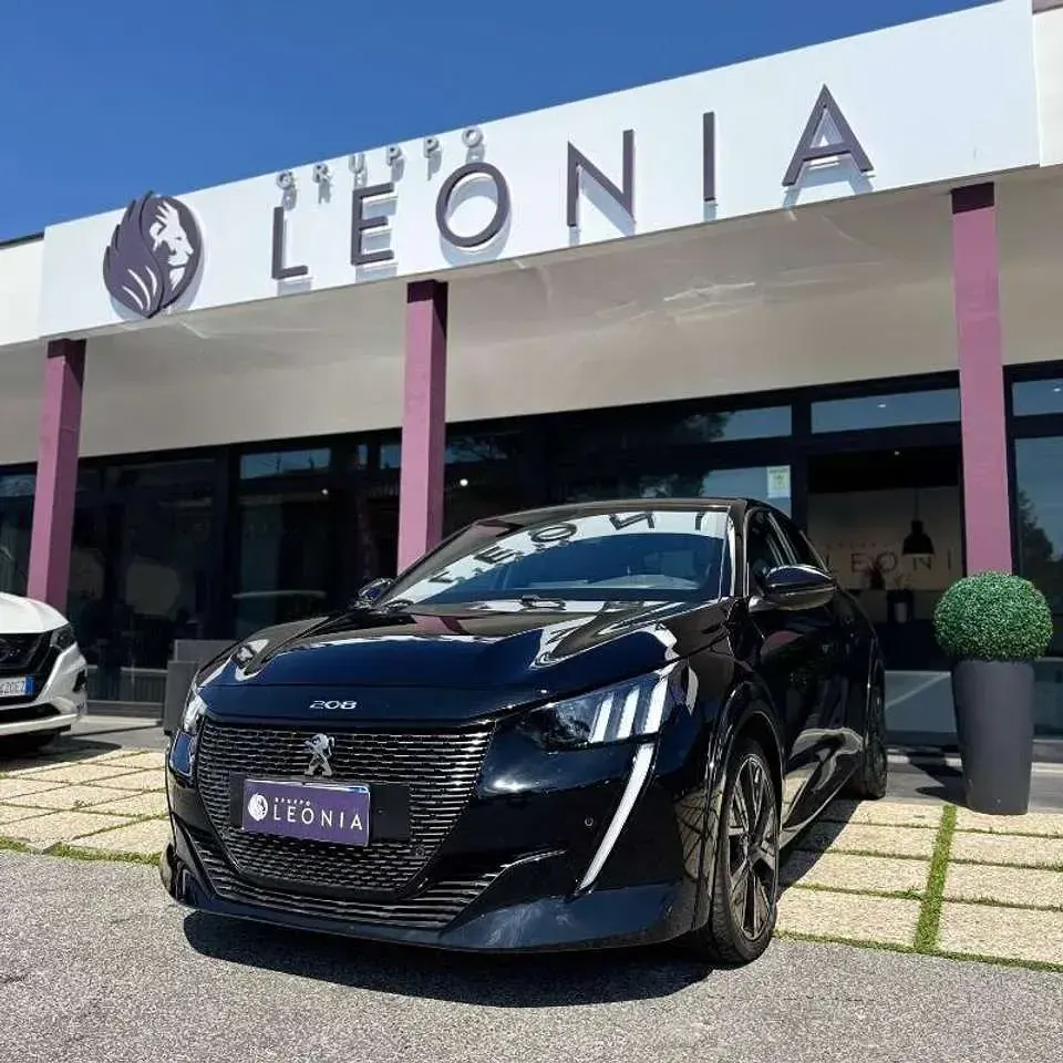 Usata Peugeot 208 GT 131 CV (96 kW) 2022 Nero perla Utilitaria