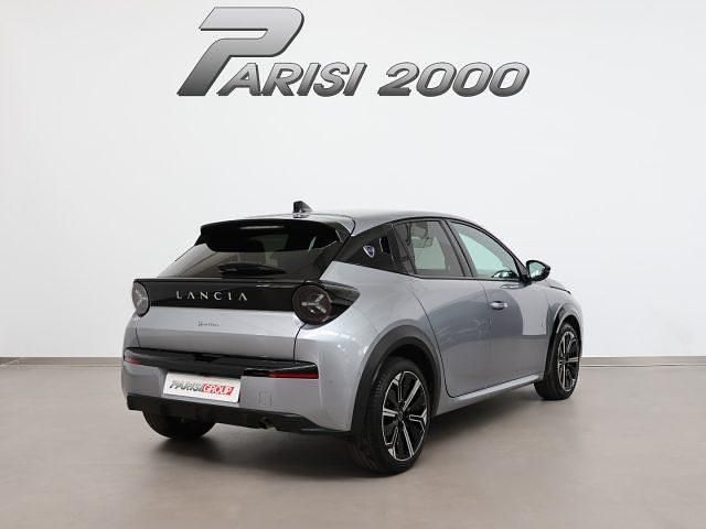 Usata Lancia Ypsilon 101 CV (74 kW) 2025 Grigio granito Utilitaria