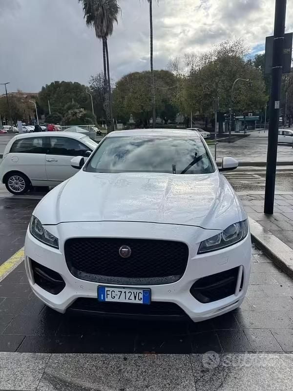 Usata Jaguar F-Pace R-Sport 180 CV (132 kW) 2017 Bianco SUV