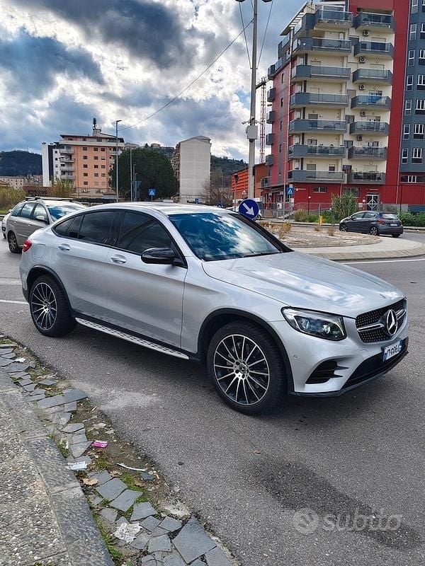 Grigio Usata 2019 Mercedes GLC250 Coupé | 29.500 € (Super prezzo) - Immagine 1/4