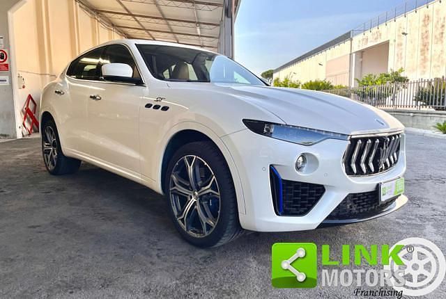 Usata Maserati Levante 330 CV (242 kW) 2021 Bianco SUV