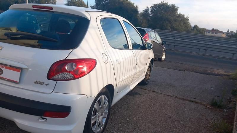 Usata Peugeot 206 57 CV (41 kW) 2012 Bianco Berlina