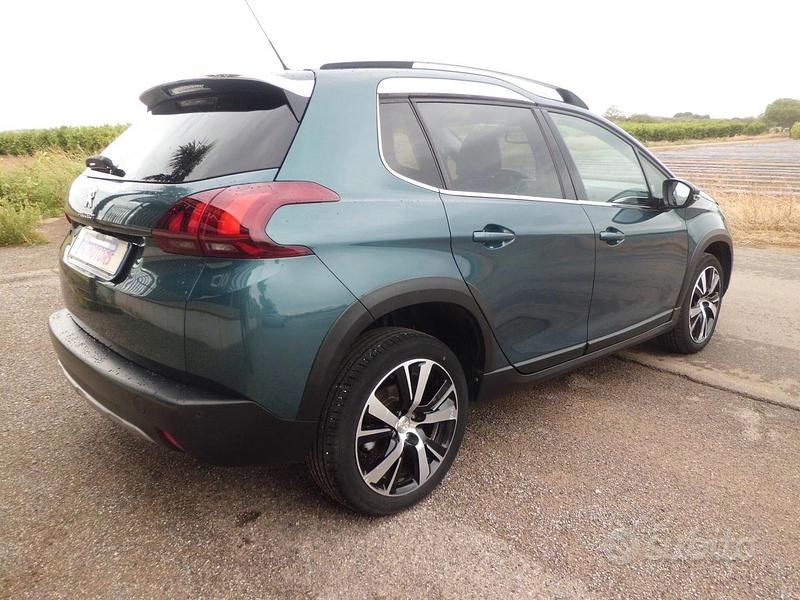 Usata Peugeot 2008 Allure 99 CV (72 kW) 2016 Verde SUV
