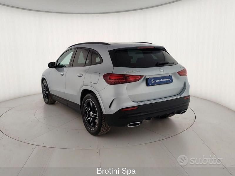 Usata Mercedes GLA200 AMG line 150 CV (110 kW) 2025 Grigio SUV