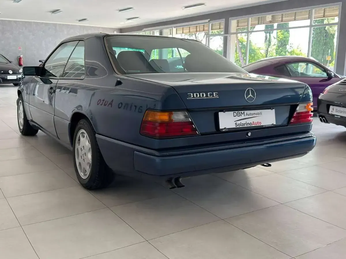 Usata Mercedes 300 179 CV (131 kW) 1988 Blu/azzurro Coupé