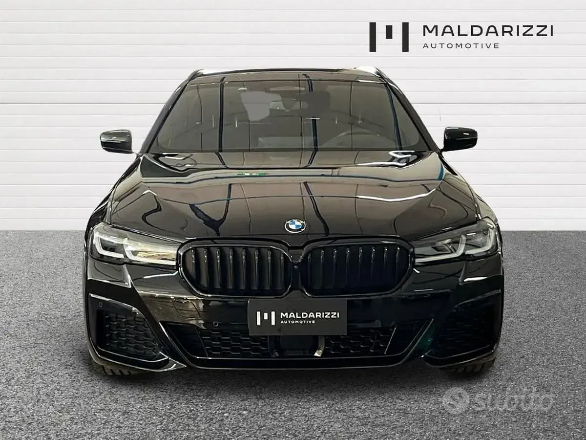 Usata BMW 520 M Sport 190 CV (139 kW) 2023 Nero Station wagon