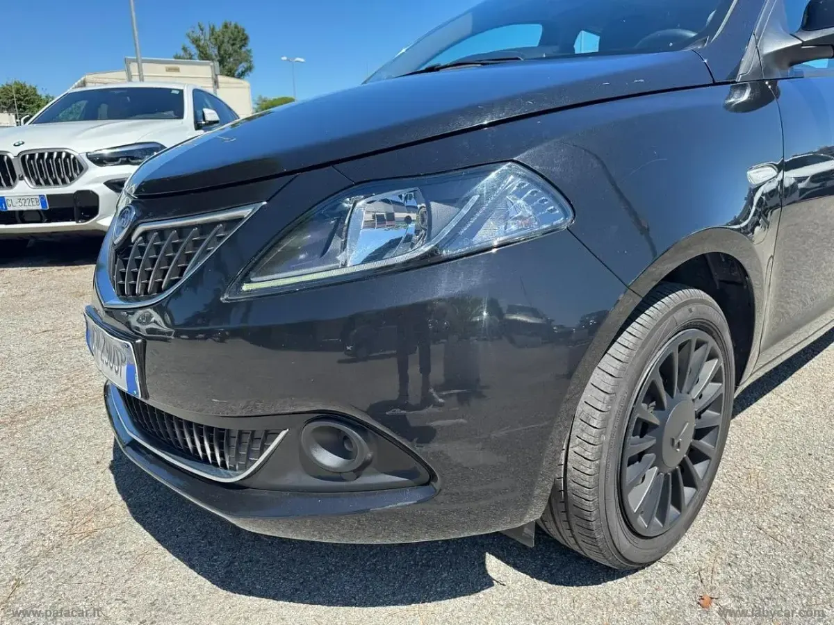 Usata Lancia Ypsilon S 69 CV (50 kW) 2022 Nero Utilitaria