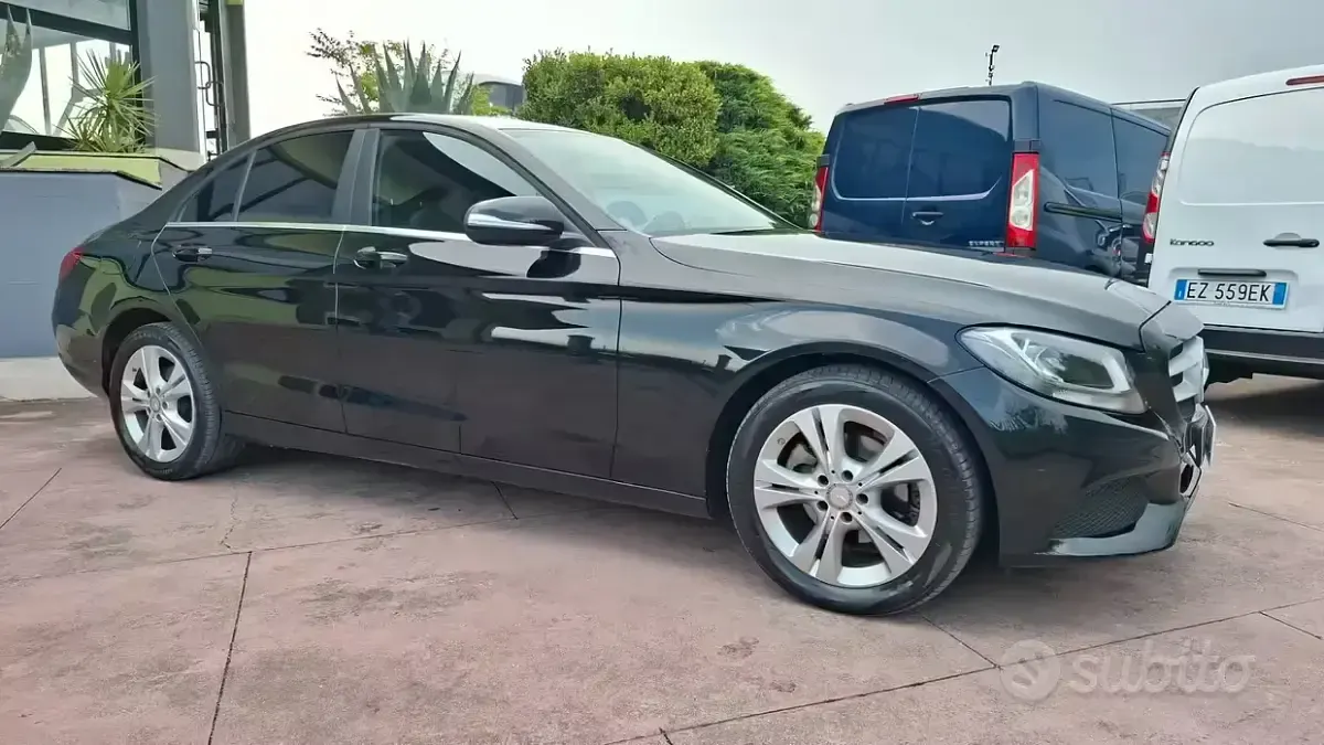 Usata Mercedes C180 Exclusive 116 CV (85 kW) 2015 Nero Berlina