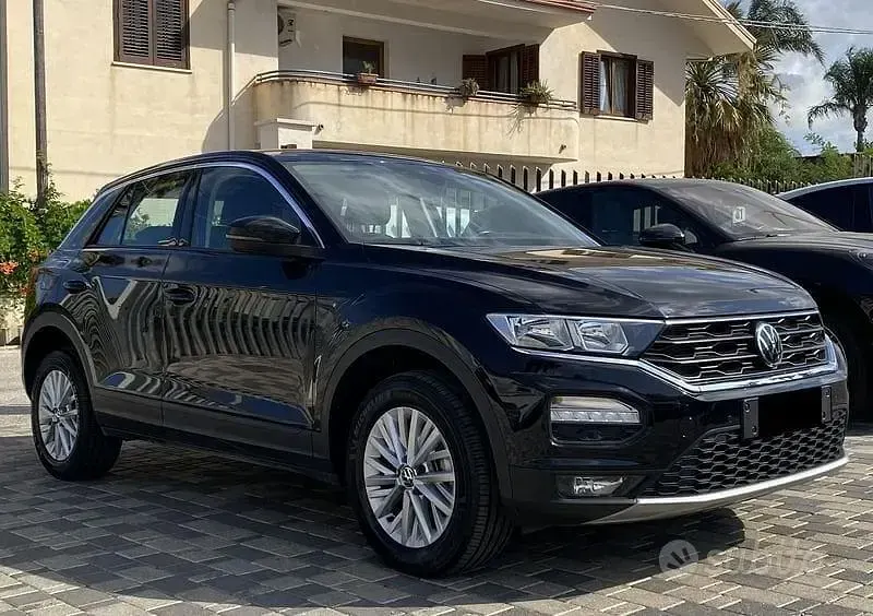 Usata VW T-Roc Business 116 CV (85 kW) 2021 Nero SUV