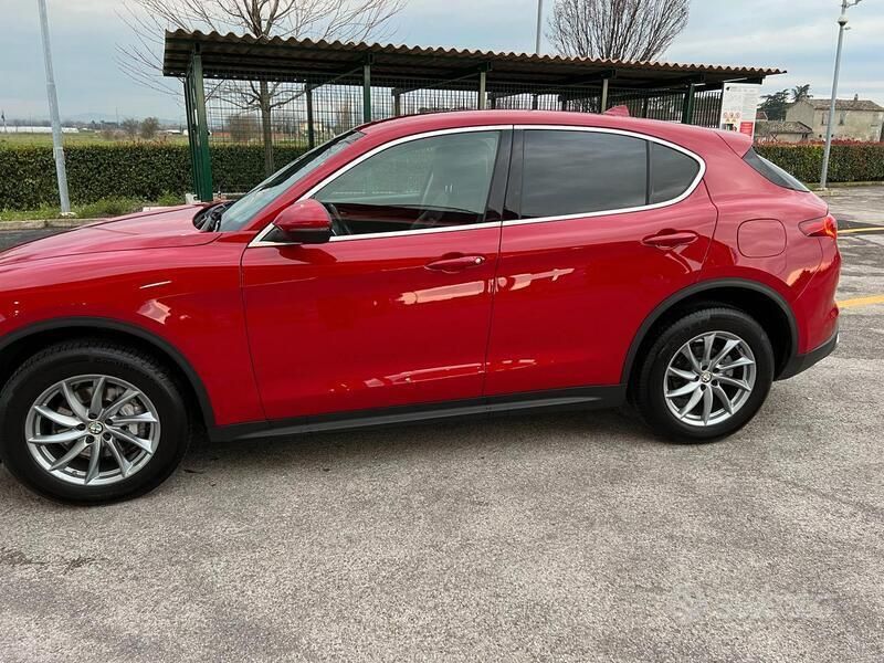 Usata Alfa Romeo Stelvio Executive 210 CV (154 kW) 2017 Rosso SUV