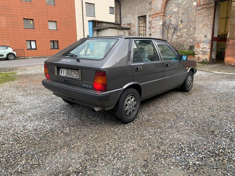Usato 1991 Lancia Delta 1.3 Benzin 75 CV (3.400 €)