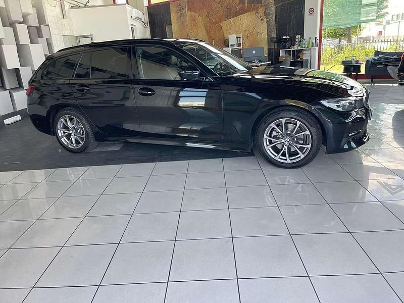 Usata BMW 320 Sport Line 190 CV (139 kW) 2021 Nero Station wagon