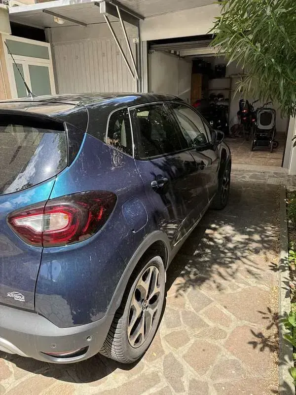 Usata Renault Captur 90 CV (66 kW) 2019 Blu SUV