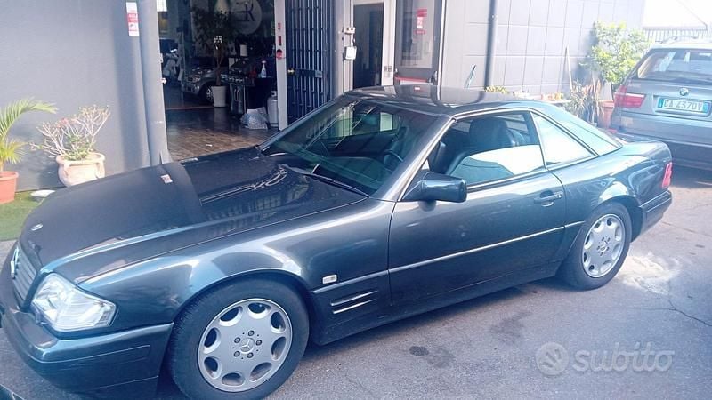 Usata Mercedes SL300 320 CV (235 kW) 1993 Nero Cabrio