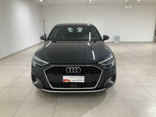 Usata Audi A3 Advanced 150 CV (110 kW) 2022 Grigio manhattan metallizzato Berlina