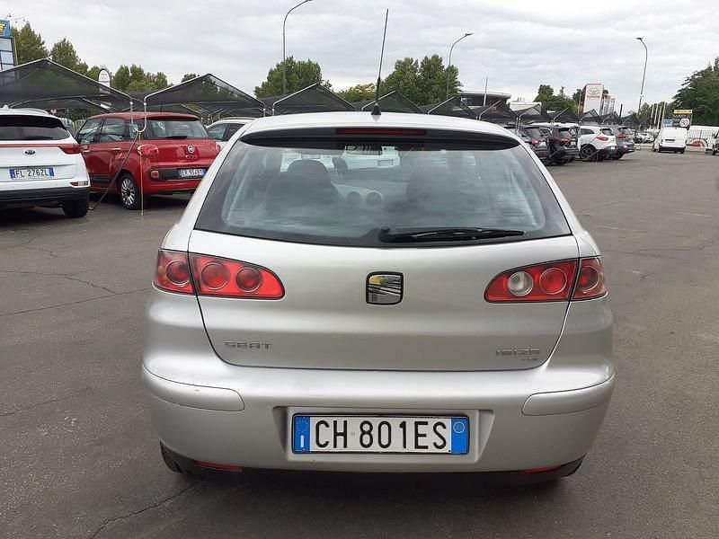 Usata Seat Ibiza 75 CV (55 kW) 2003 Argento Utilitaria