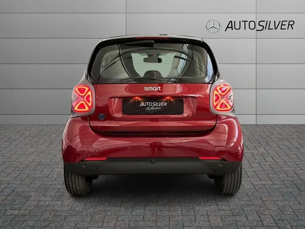 Usata Smart ForTwo Coupé Passion 41 kW (56 CV) 2022 Rosso / metallizzato Utilitaria