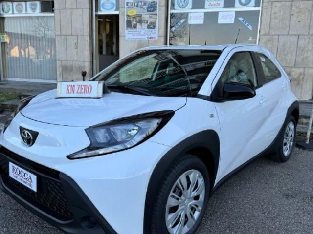 Nuova Toyota Aygo X Active 72 CV (52 kW) 2025 Bianco metallizzato SUV