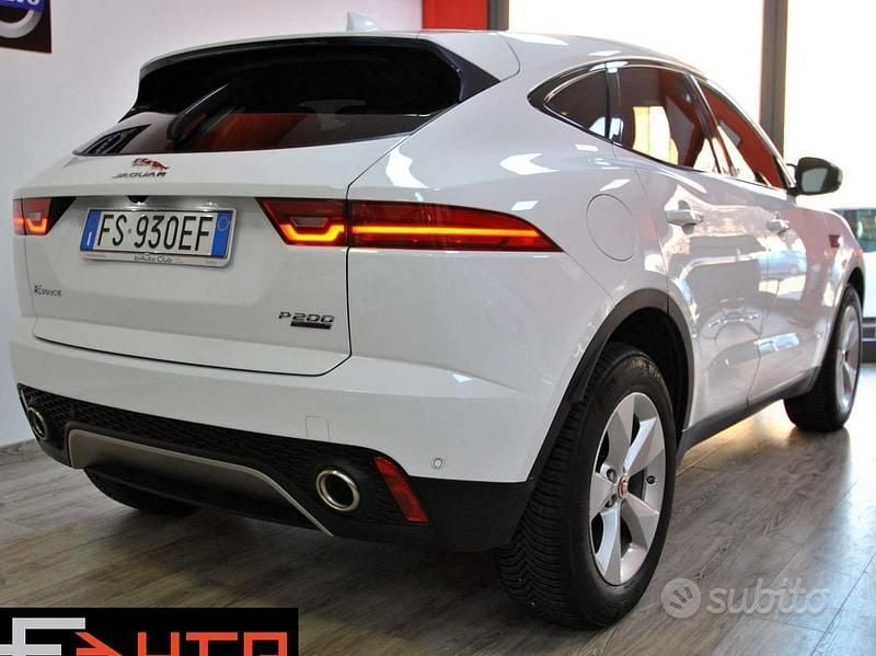 Begagnad Jaguar E-Pace SE 200 HK (147 kW) 2018 Vit SUV