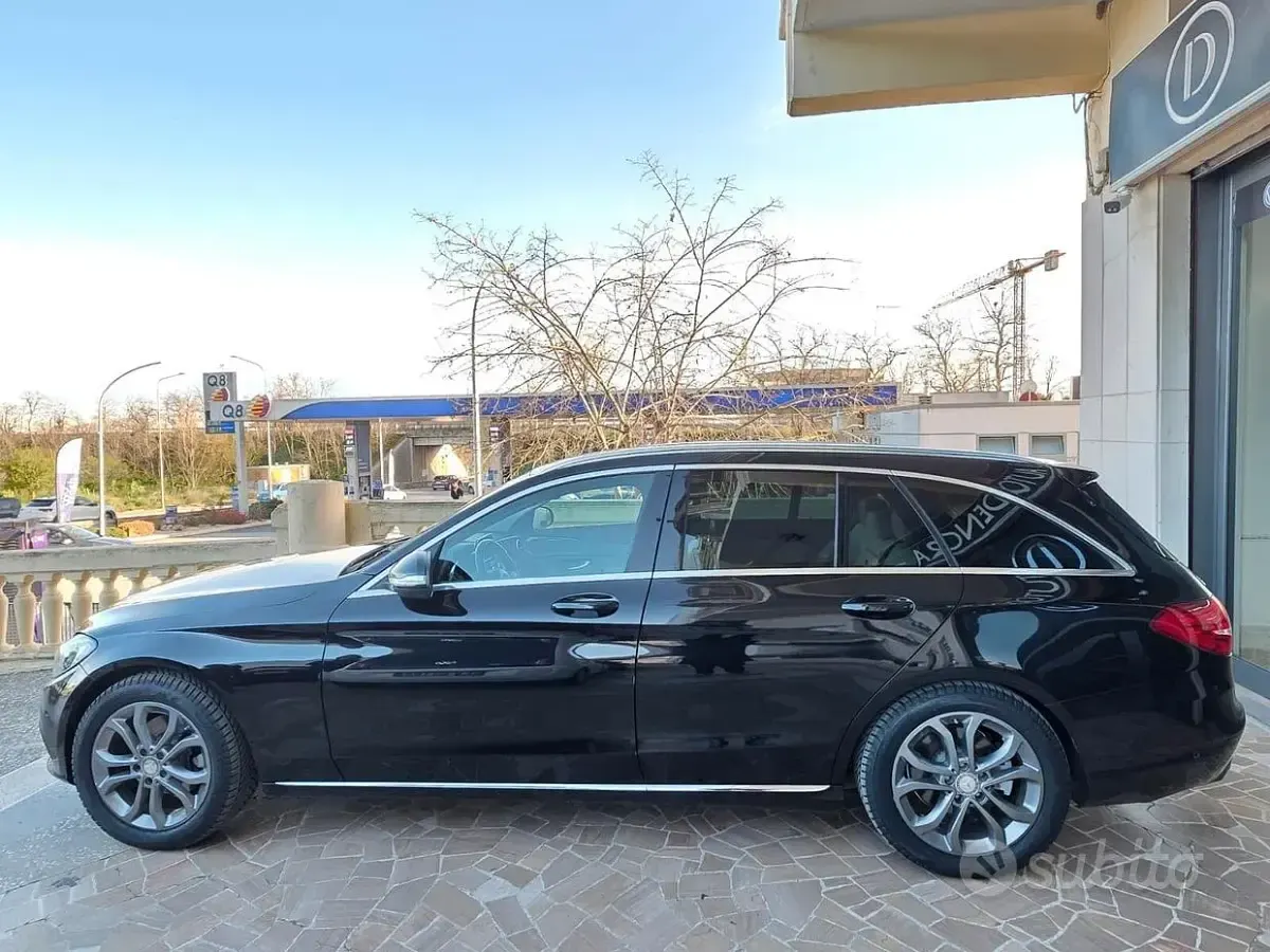 Usata Mercedes C220 170 CV (125 kW) 2015 Nero Station wagon