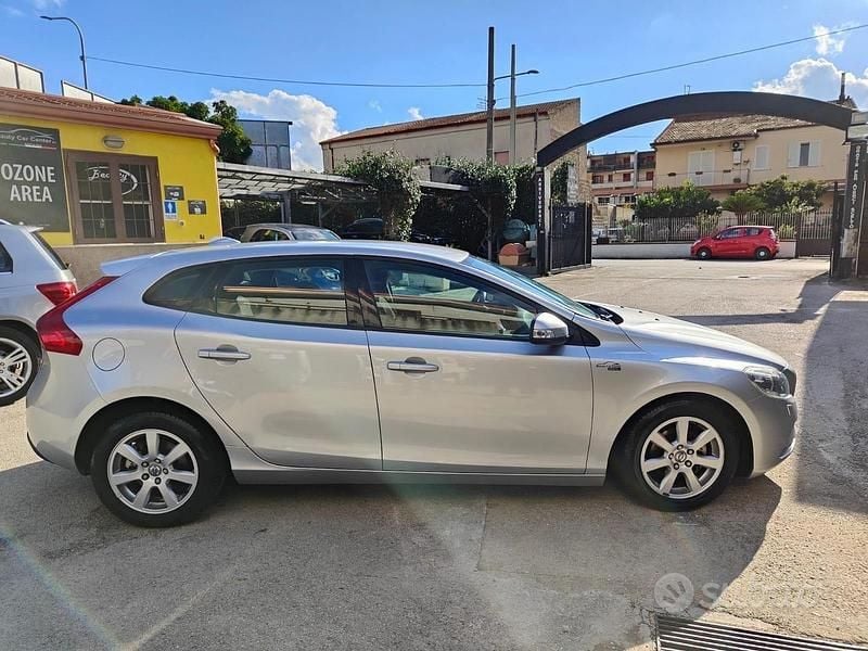 Usata Volvo V40 114 CV (83 kW) 2015 Grigio Berlina