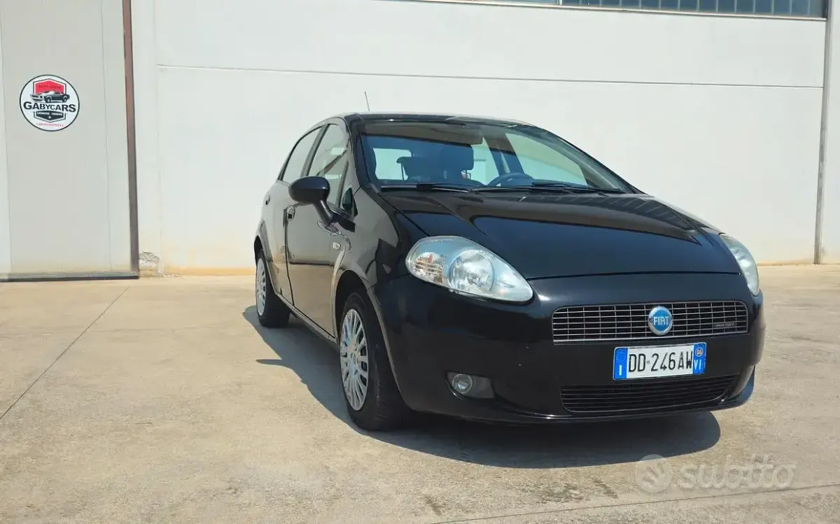 Usata Fiat Grande Punto 65 CV (47 kW) 2006 Nero Utilitaria