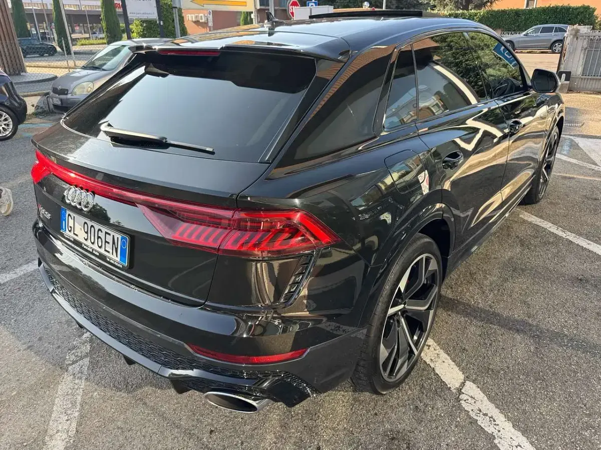 Usata Audi Q8 Ambiente 600 CV (441 kW) 2022 Nero SUV