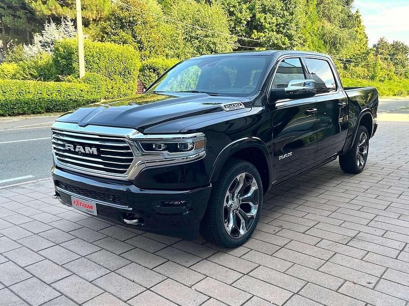 Diamond black met. Nuova 2025 Dodge Ram Limited Pick-up | 76.500 € (Super prezzo) - Immagine 1/4