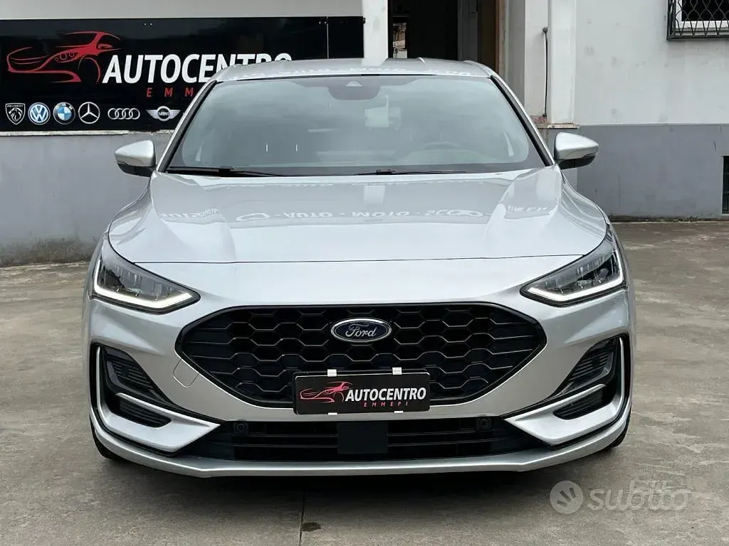 Gebraucht Ford Focus ST 116 PS (85 kW) 2024 Grau Limousine