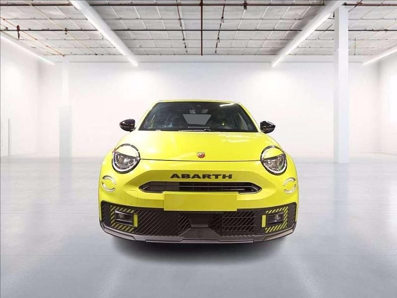 Nuova Abarth 600e Turismo 105 kW (143 CV) 2026 Verde pastello SUV