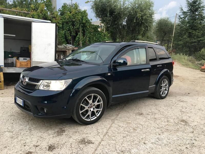 Blu Usata 2016 Fiat Freemont SUV | 5950 € (Buon prezzo) - Immagine 1/3