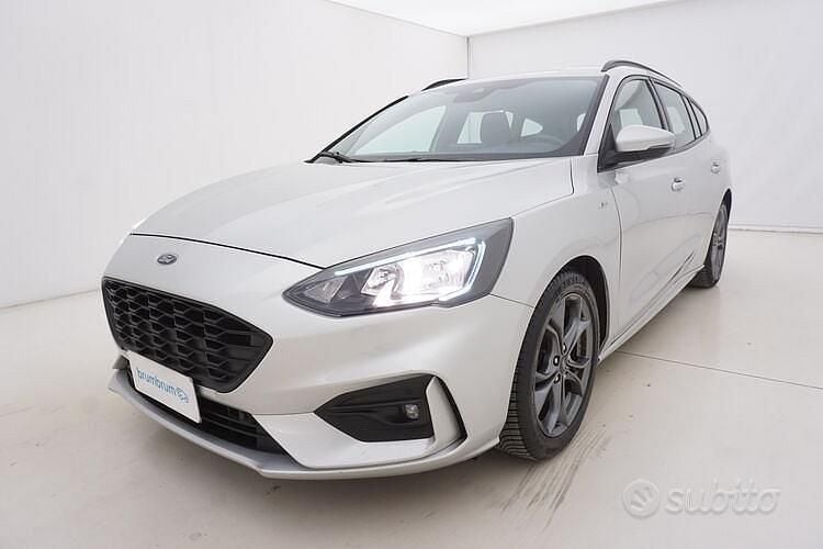 Argento Usata 2019 Ford Focus ST-Line Station wagon | 10.390 € (Super prezzo) - Immagine 1/4