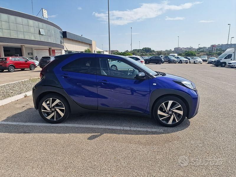 Usata Toyota Aygo X Lounge 72 CV (52 kW) 2023 Blu SUV