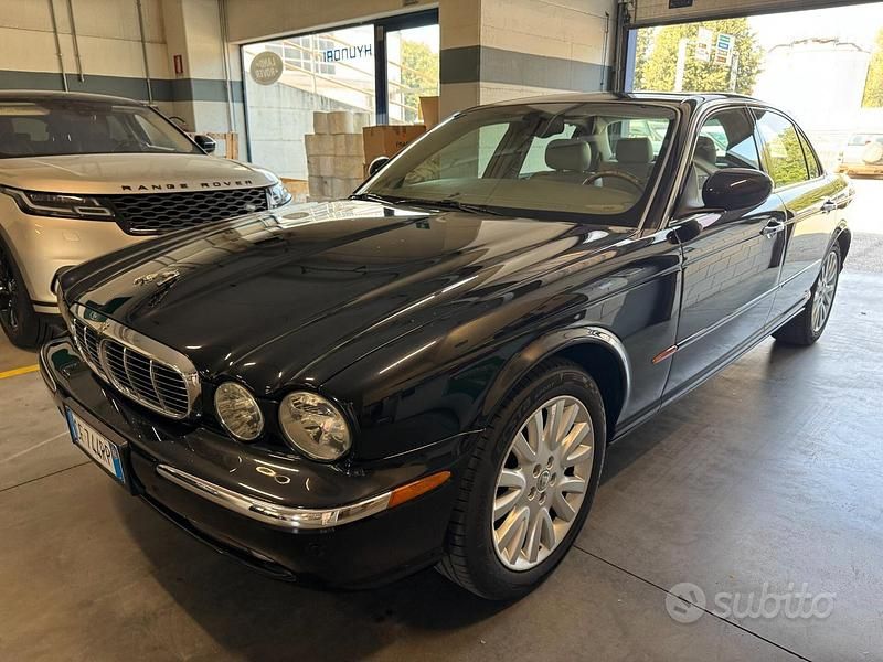 Usata Jaguar XJ Executive 298 CV (219 kW) 2003 Nero Berlina