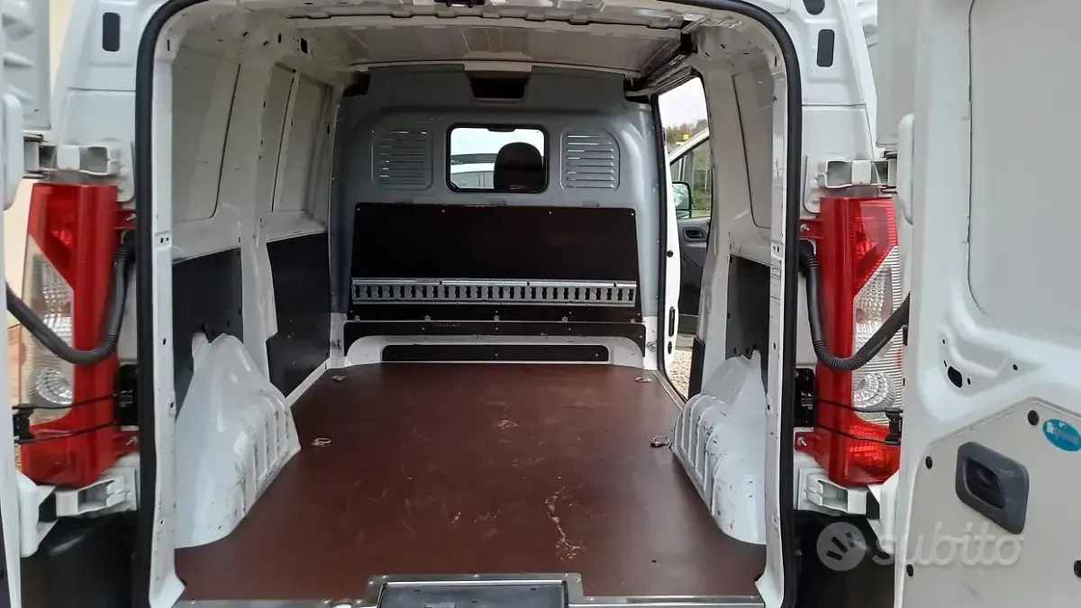 Usata Peugeot Expert 120 CV (88 kW) 2009 Furgone