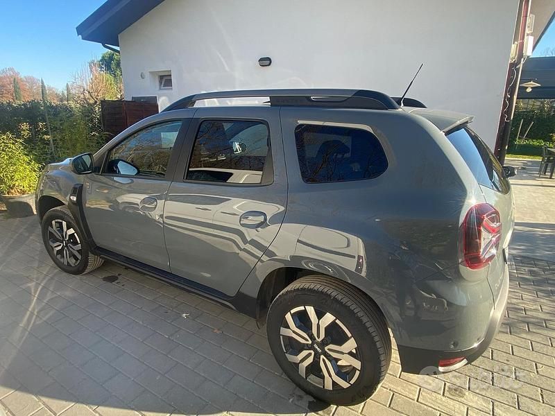 Usata Dacia Duster 101 CV (74 kW) 2023 Grigio SUV