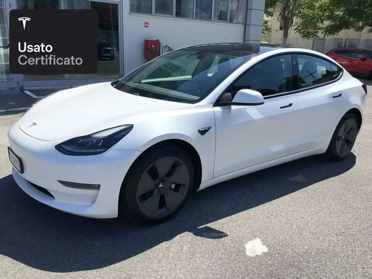 Usata Tesla Model 3 Long Range AWD 324 kW (441 CV) 2021 Pearl white multicoat Berlina