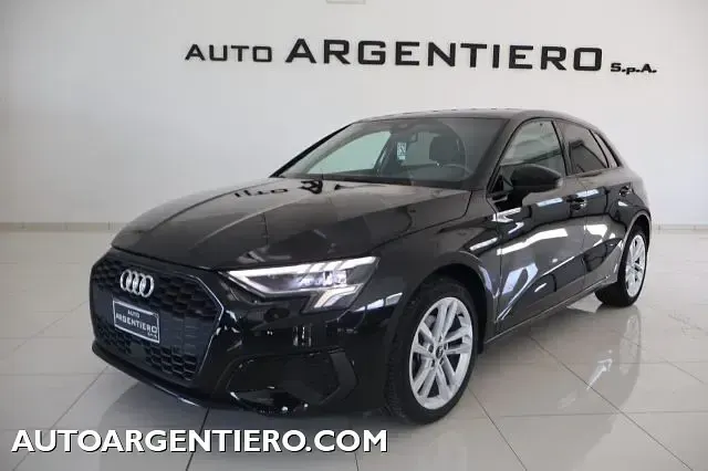 Usado Audi A3 Advanced 116 CV (85 kW) 2022 Negro Berlina