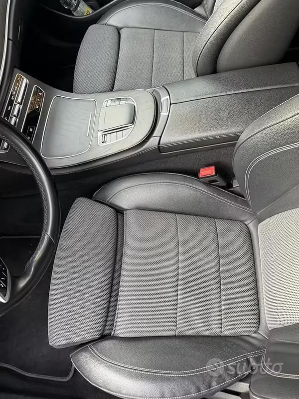 Usata Mercedes E200 194 CV (142 kW) 2022 Nero Station wagon