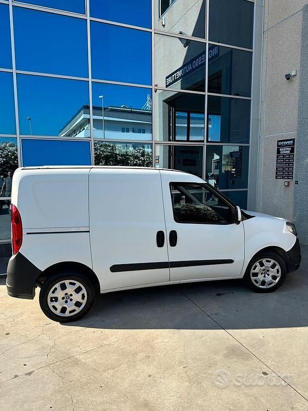 Usata Fiat Doblò Active 120 CV (88 kW) 2017 Bianco Monovolume