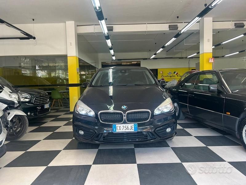 Usata BMW 218 Active Tourer Luxury Line 150 CV (110 kW) 2014 Nero Monovolume