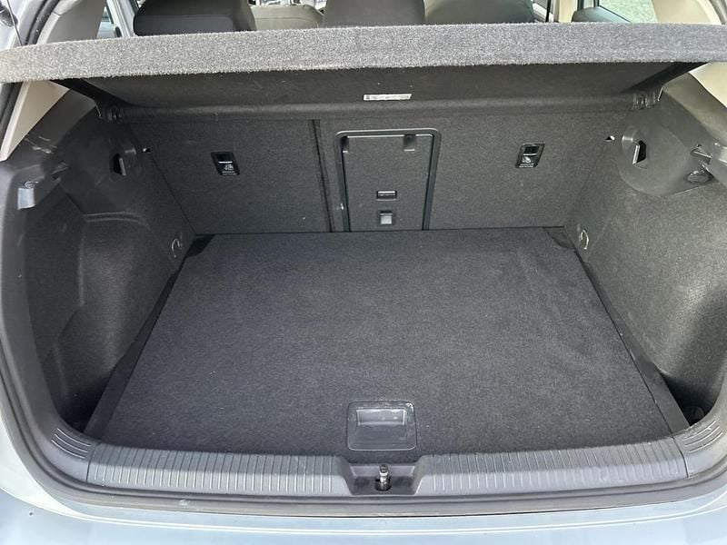 Usata VW Golf VIII Life 110 CV (80 kW) 2022 Grigio Berlina