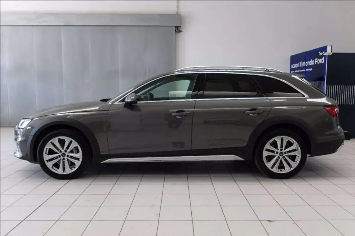 Usata Audi A4 Allroad Ambiente 204 CV (150 kW) 2022 Grigio metallizzato Station wagon