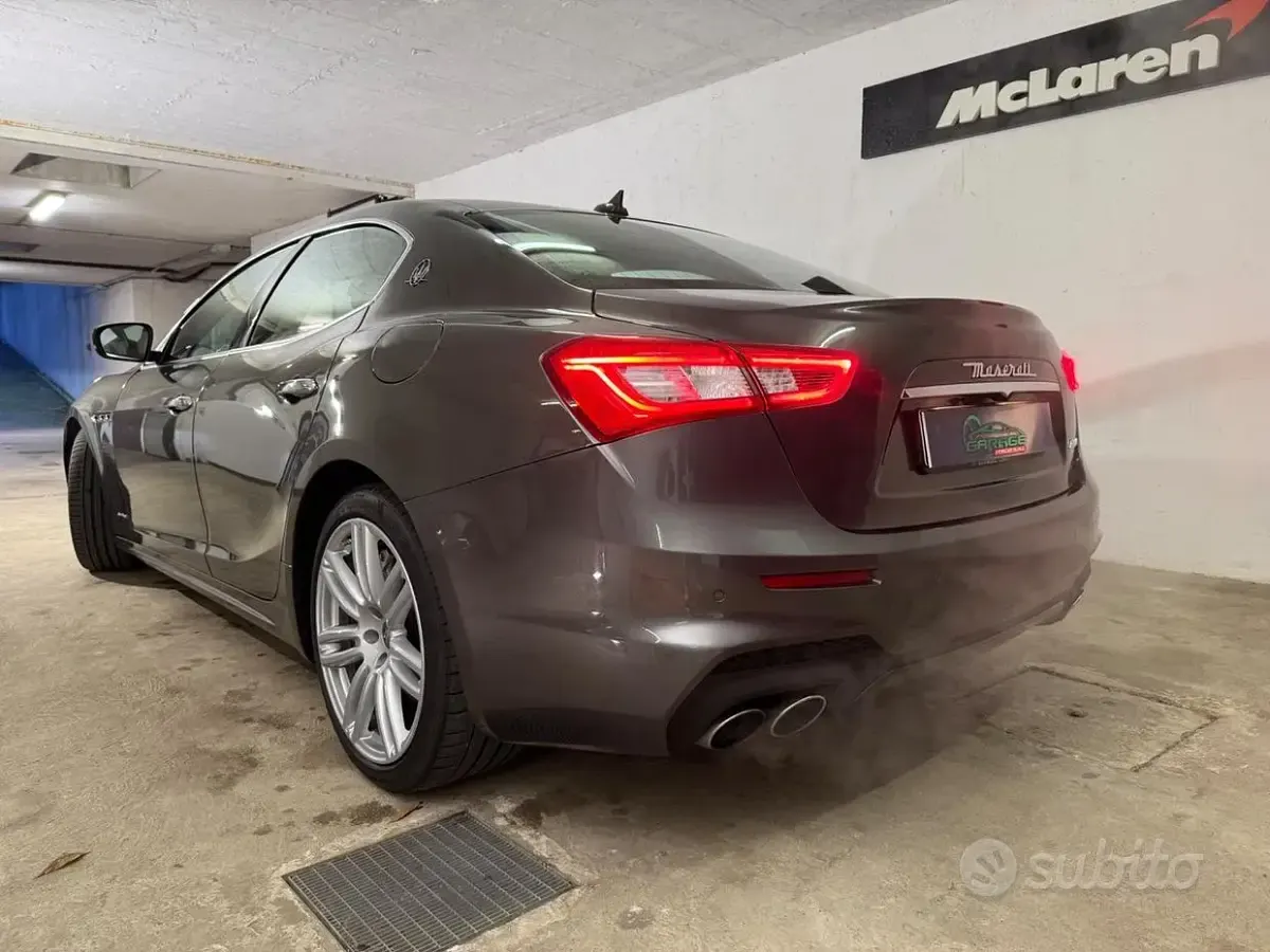 Usata Maserati Ghibli 350 CV (257 kW) 2017 Grigio Berlina