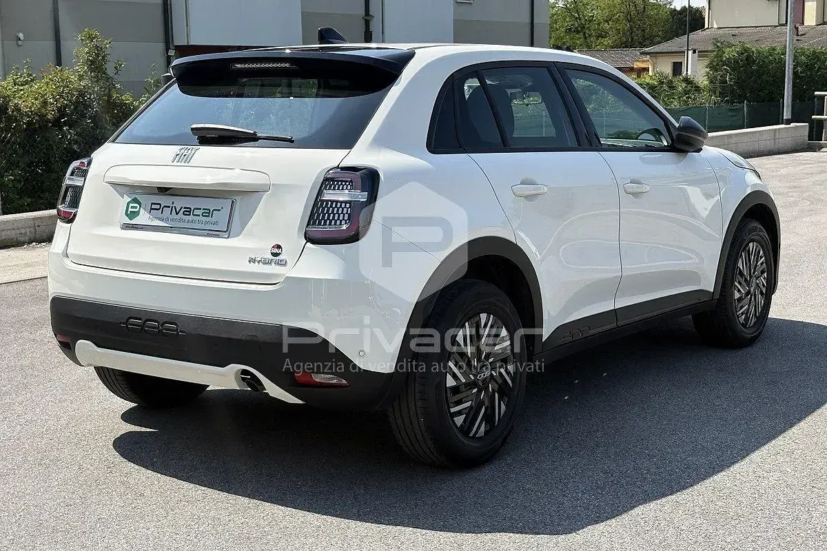 Usata Fiat 600 101 CV (74 kW) 2024 Bianco SUV