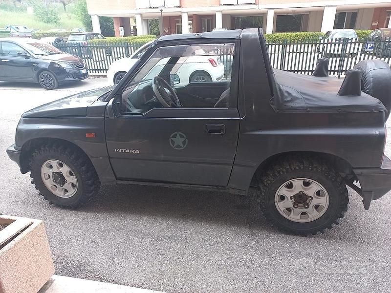 Usata Suzuki Vitara 75 CV (55 kW) 1991 Grigio SUV