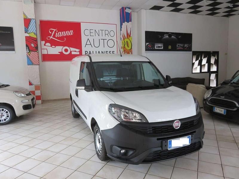 Usata Fiat Doblò Business 105 CV (77 kW) 2022 Bianco Monovolume