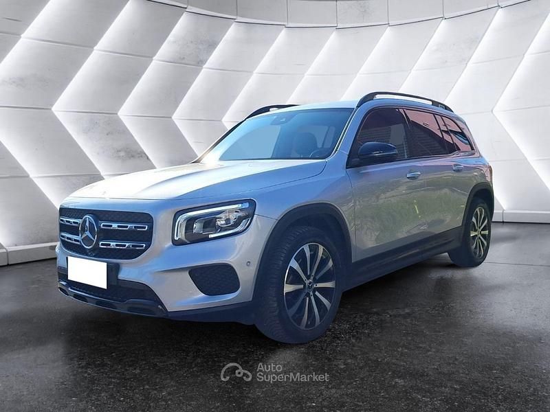 Usata Mercedes GLB200 150 CV (110 kW) 2023 Argento SUV