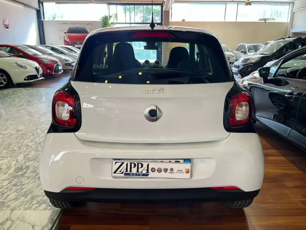Usata Smart ForFour 71 CV (52 kW) 2015 Bianco Utilitaria