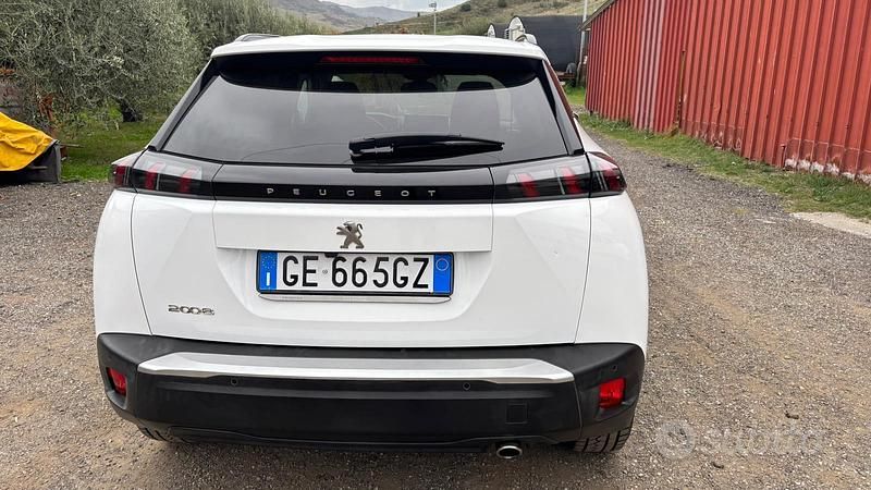 Usata Peugeot 2008 Allure 131 CV (96 kW) 2021 Bianco SUV